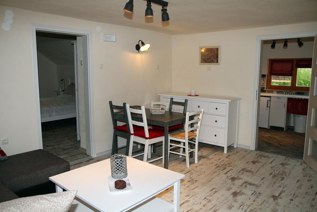 Apartma Obrh Smarjeske Toplice Luaran gambar