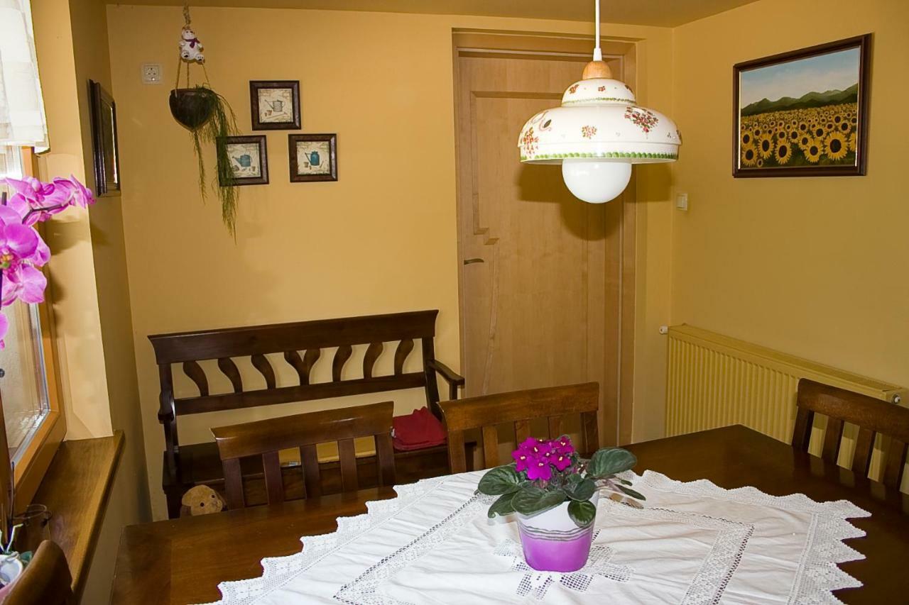 Apartma Obrh Smarjeske Toplice Luaran gambar
