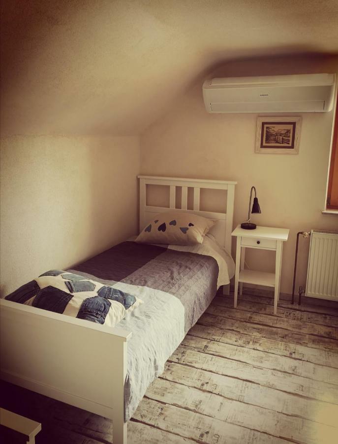Apartma Obrh Smarjeske Toplice Luaran gambar